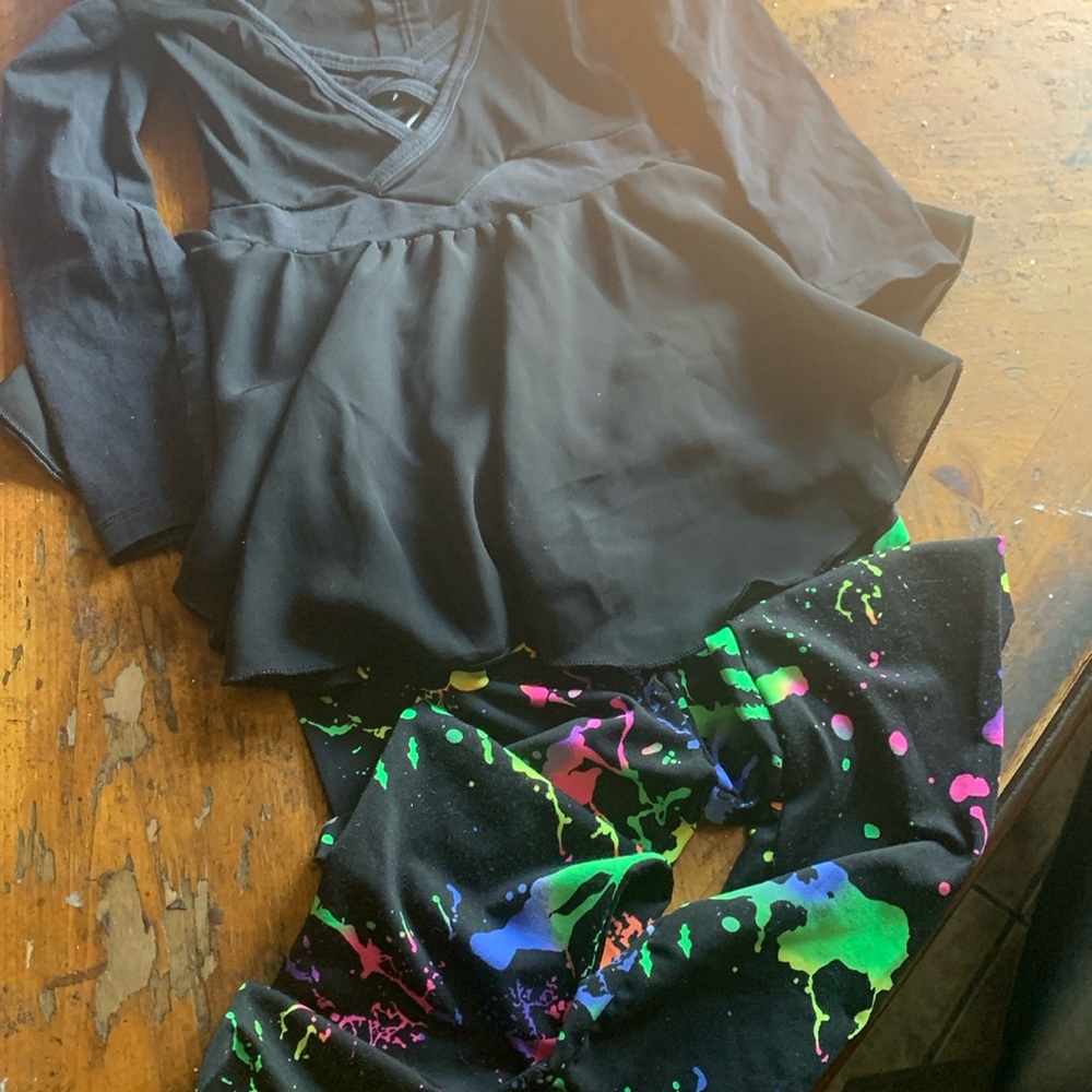Girls set yoga pants and body suit